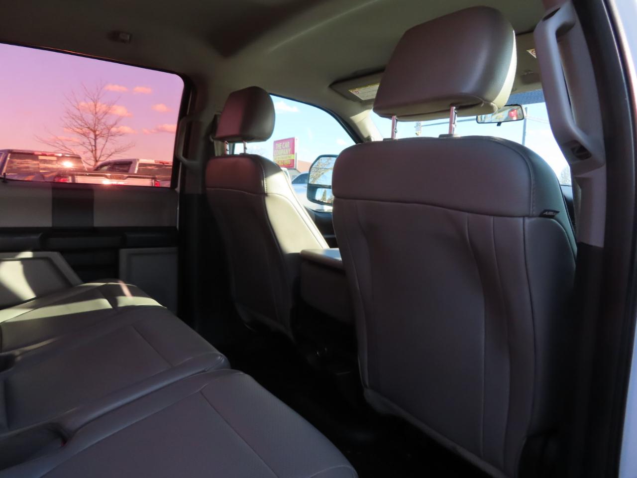 Ford Super Duty F-250 SRW XL 4WD Crew Cab 8' Box 2017