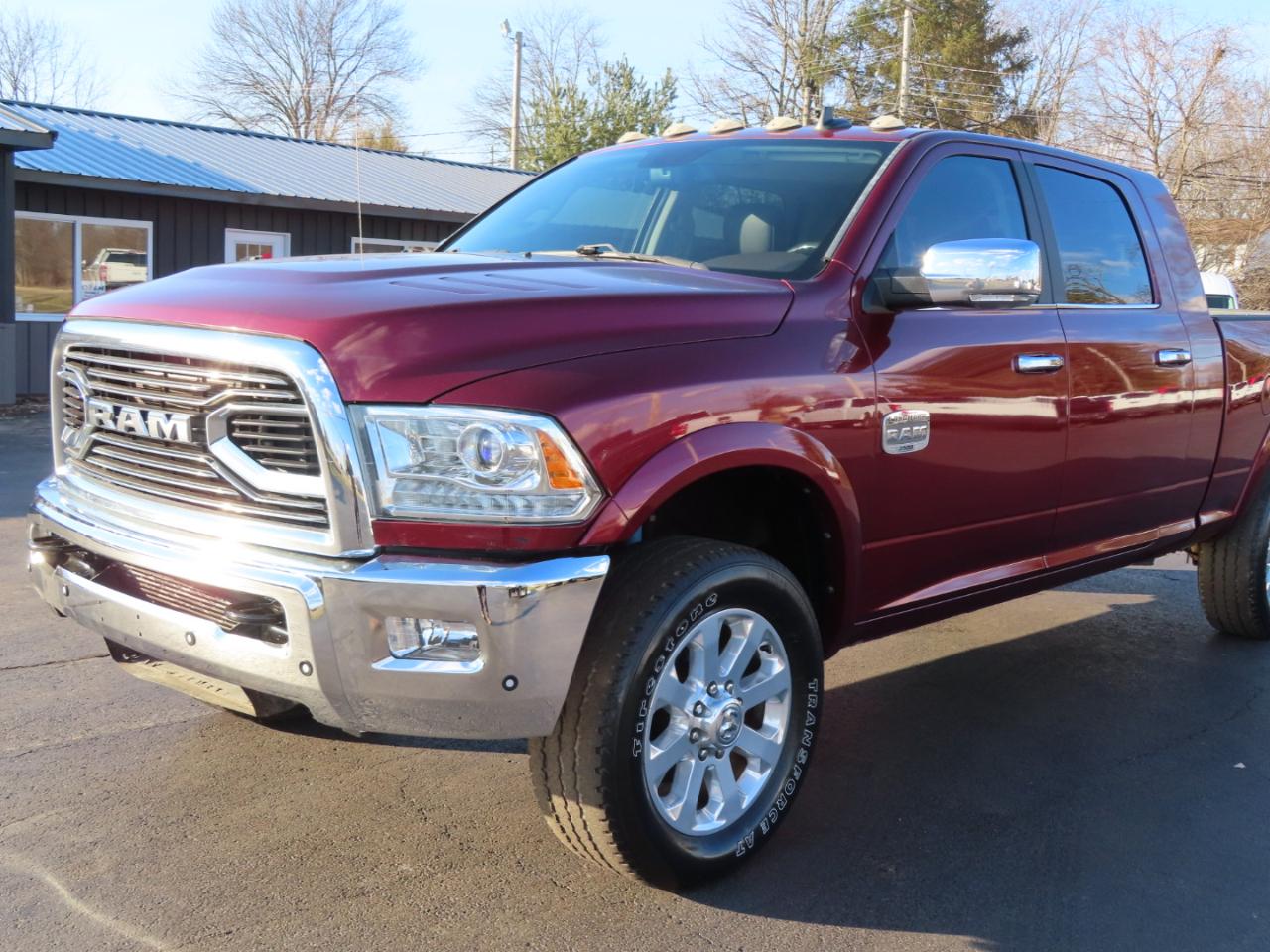 RAM 2500 Longhorn 4x4 Mega Cab 6'4" Box 2017