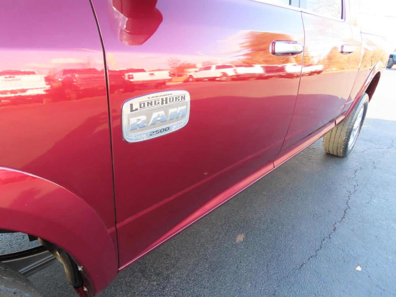 RAM 2500 Longhorn 4x4 Mega Cab 6'4" Box 2017
