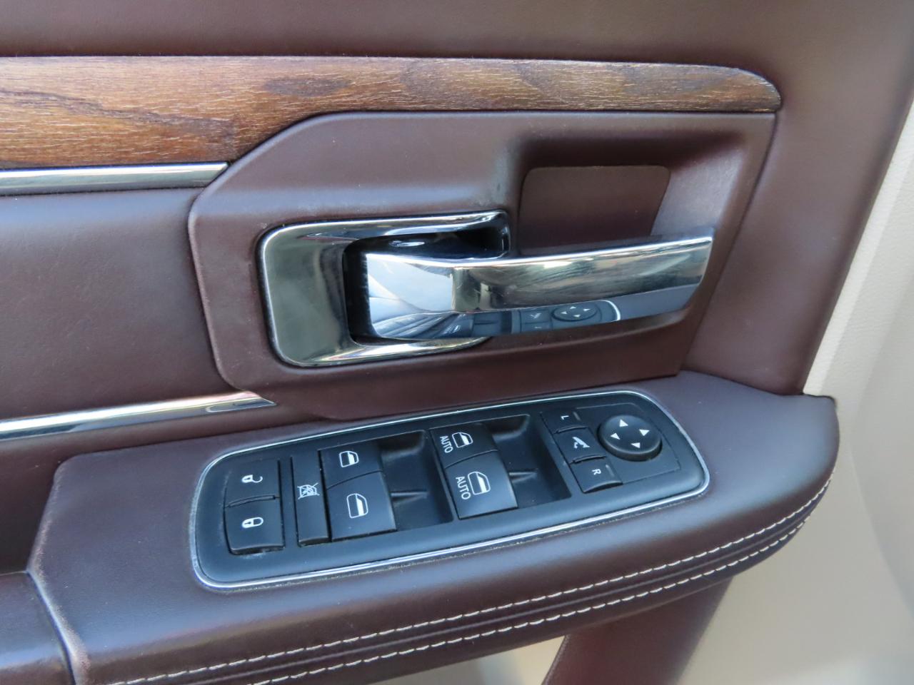 RAM 2500 Longhorn 4x4 Mega Cab 6'4" Box 2017