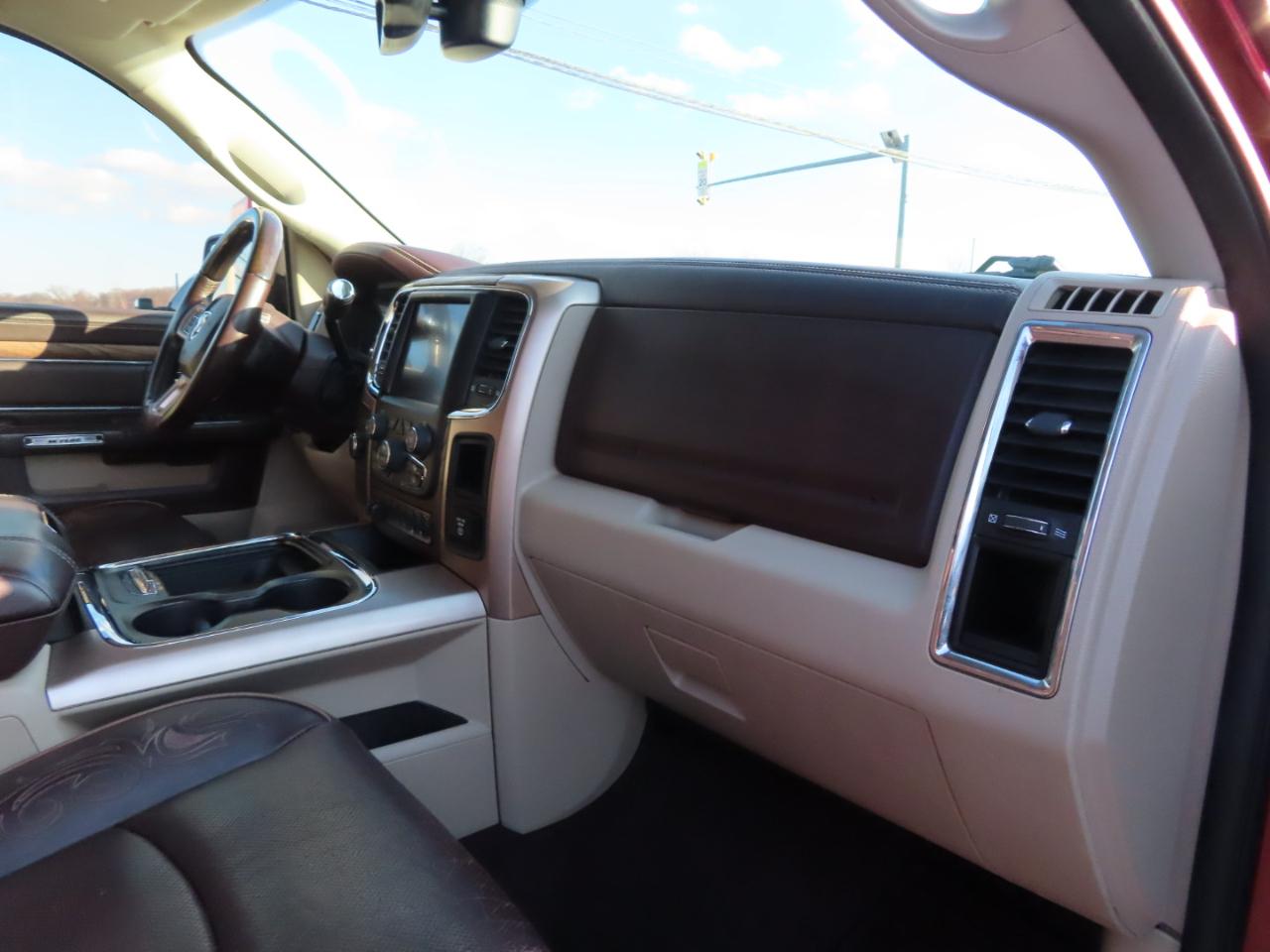 RAM 2500 Longhorn 4x4 Mega Cab 6'4" Box 2017