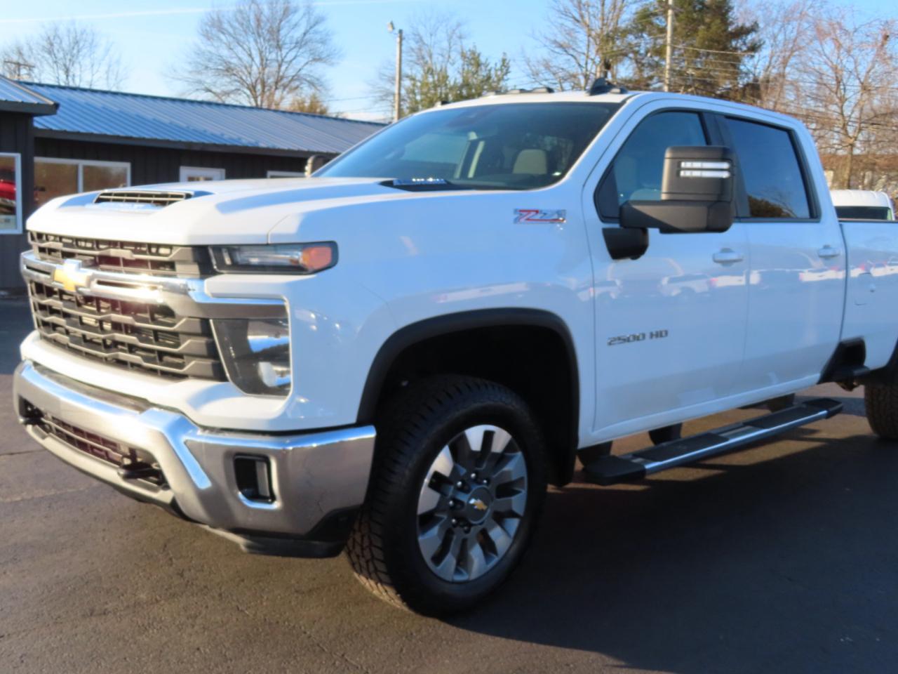Chevrolet Silverado 2500HD 4WD Crew Cab 172" LT 2024