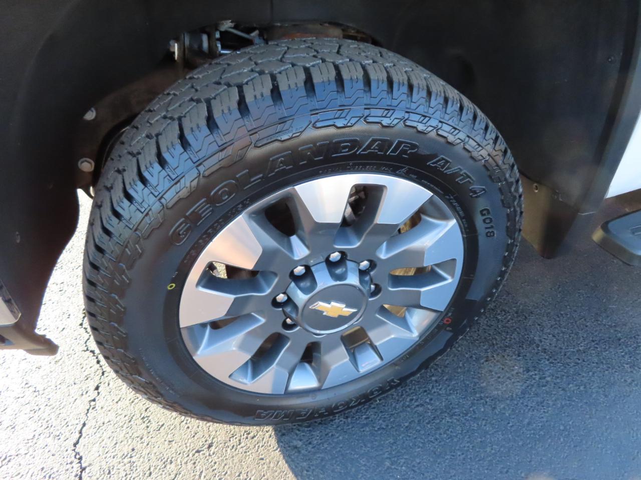 Chevrolet Silverado 2500HD 4WD Crew Cab 172" LT 2024