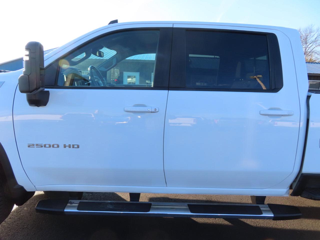 Chevrolet Silverado 2500HD 4WD Crew Cab 172" LT 2024