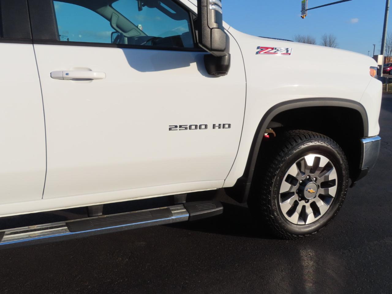 Chevrolet Silverado 2500HD 4WD Crew Cab 172" LT 2024