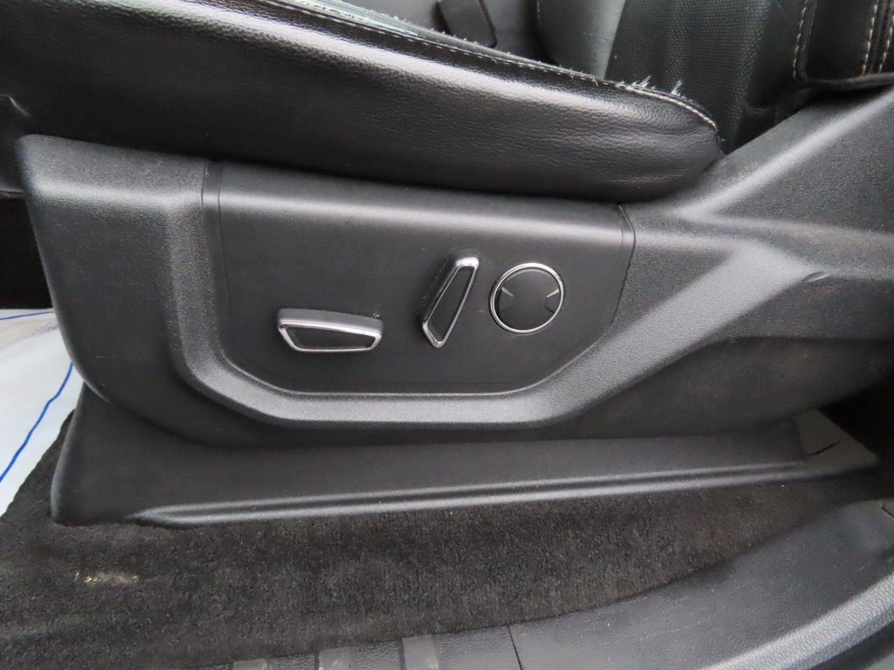 Ford Super Duty F-250 SRW Lariat 4WD Crew Cab 8' Box 2017