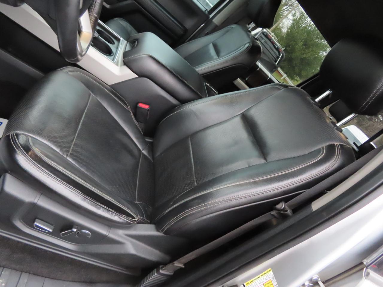 Ford Super Duty F-250 SRW Lariat 4WD Crew Cab 8' Box 2017