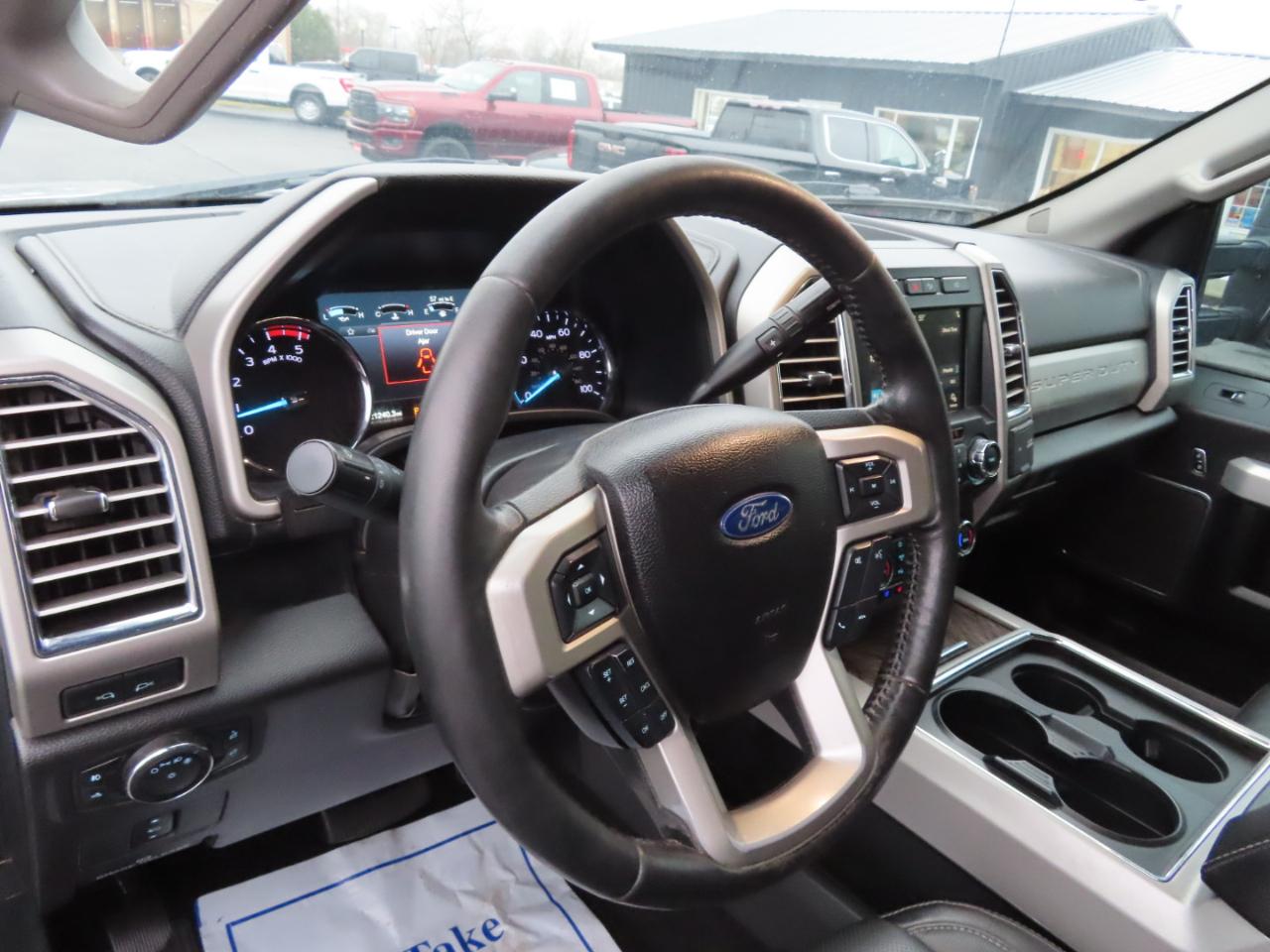 Ford Super Duty F-250 SRW Lariat 4WD Crew Cab 8' Box 2017