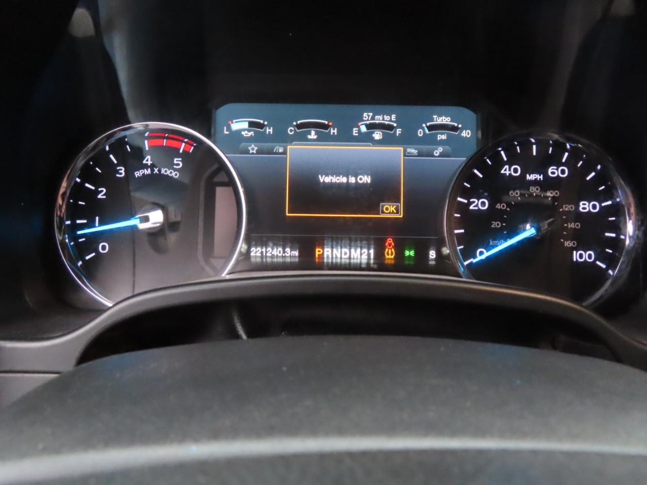 Ford Super Duty F-250 SRW Lariat 4WD Crew Cab 8' Box 2017