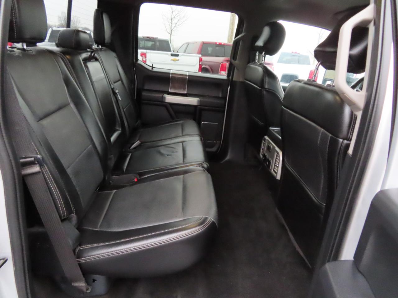 Ford Super Duty F-250 SRW Lariat 4WD Crew Cab 8' Box 2017