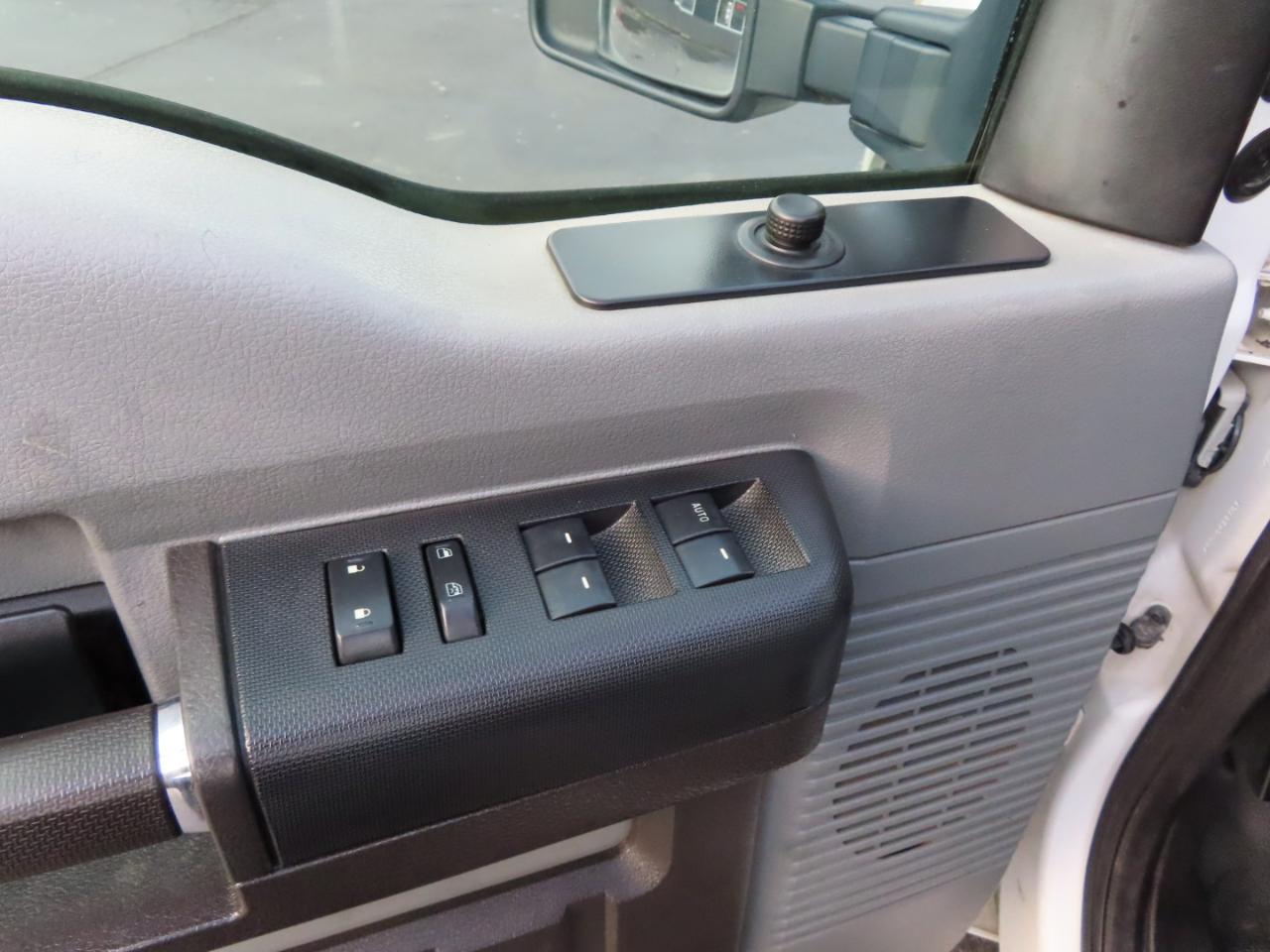 Ford Super Duty F-250 SRW 4WD Crew Cab 172" XL 2011