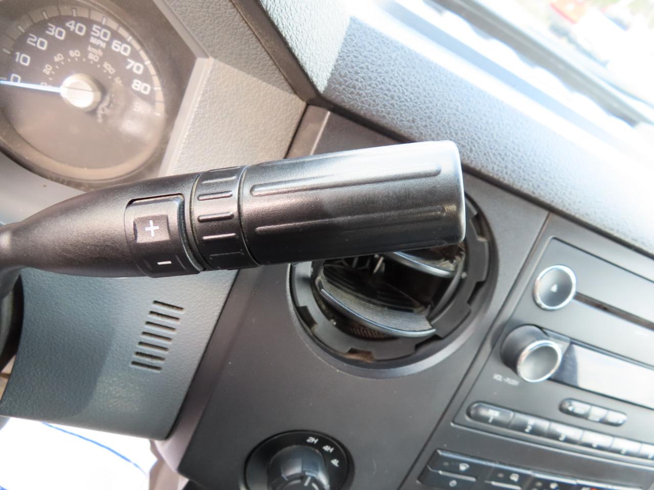 Ford Super Duty F-250 SRW 4WD Crew Cab 172" XL 2011