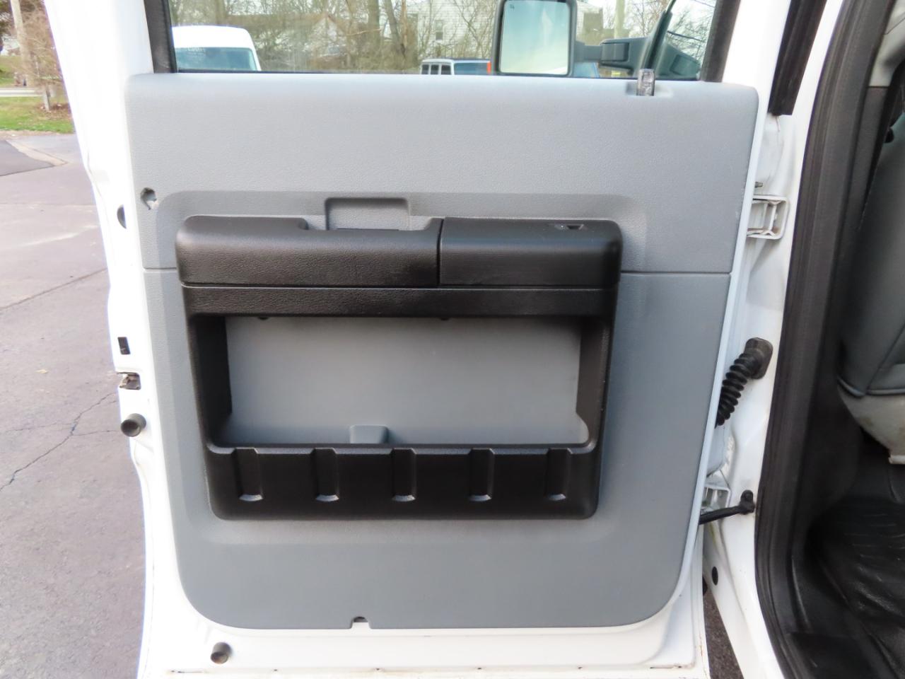 Ford Super Duty F-250 SRW 4WD Crew Cab 172" XL 2011