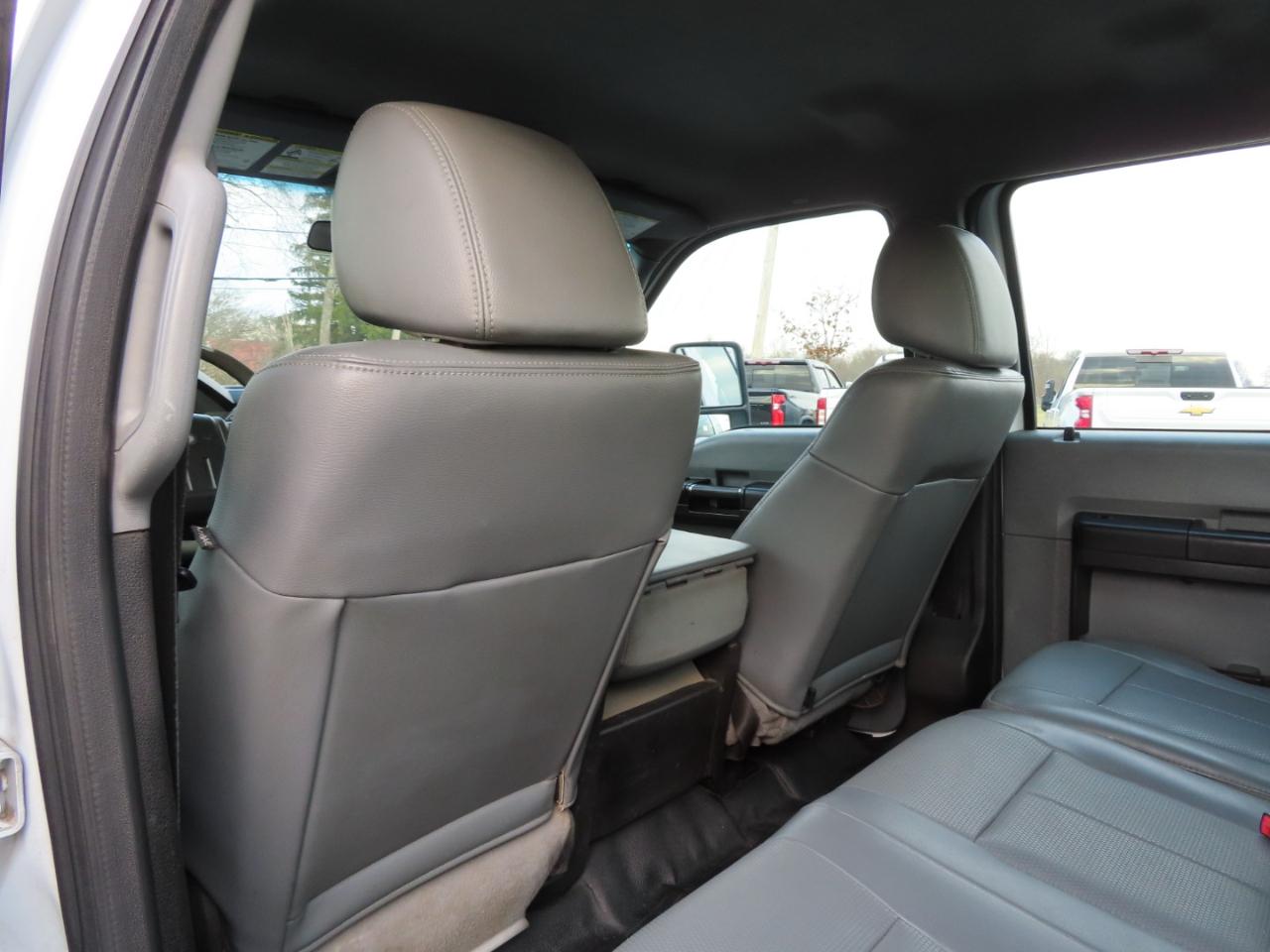 Ford Super Duty F-250 SRW 4WD Crew Cab 172" XL 2011