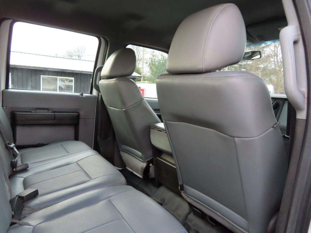 Ford Super Duty F-250 SRW 4WD Crew Cab 172" XL 2011