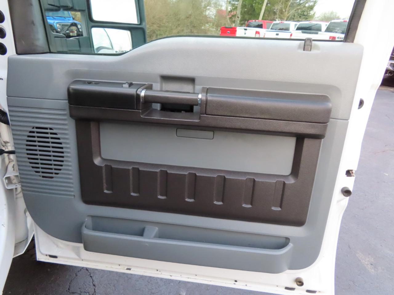 Ford Super Duty F-250 SRW 4WD Crew Cab 172" XL 2011