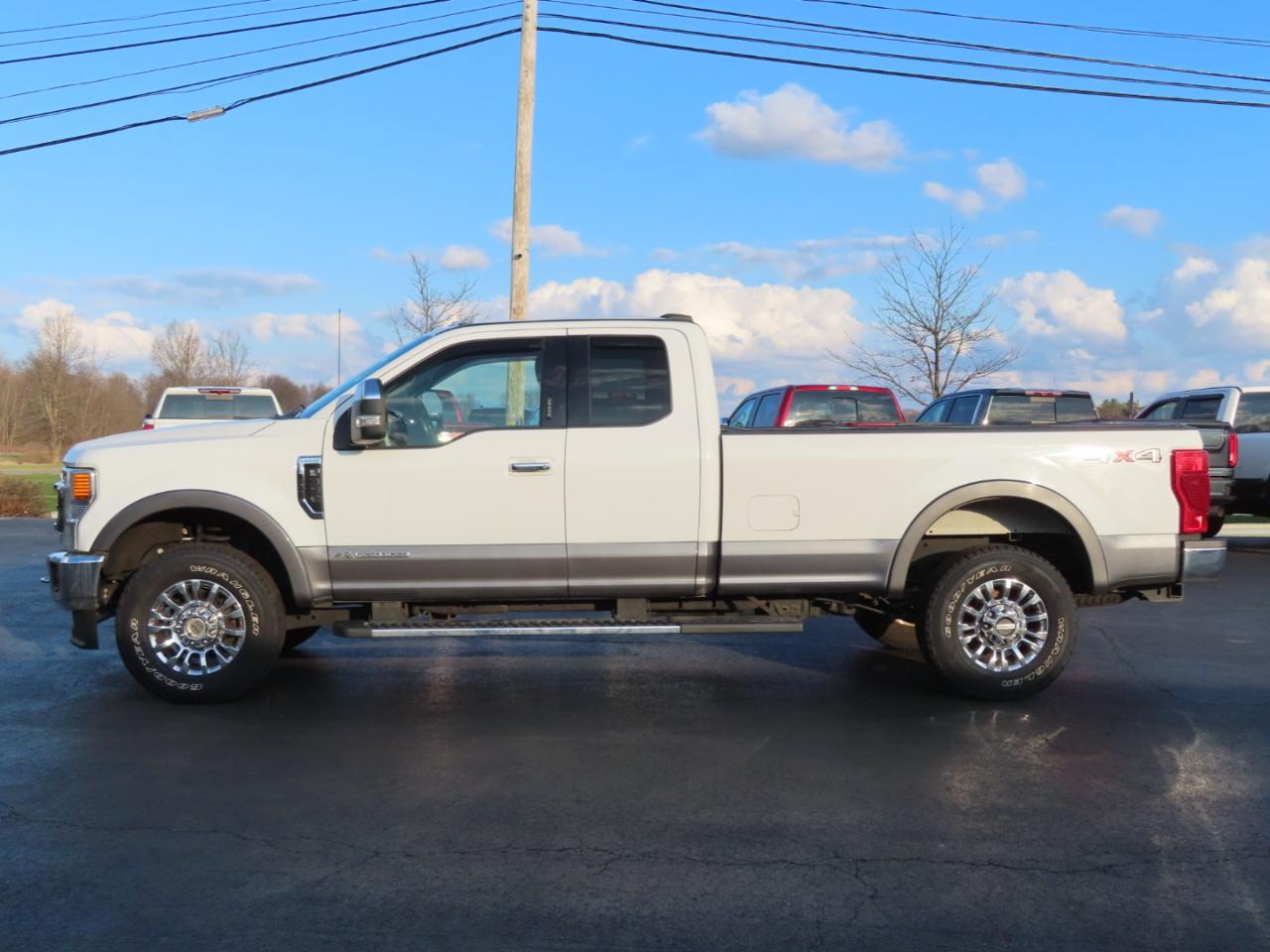 Ford Super Duty F-350 SRW Lariat 4WD SuperCab 8' Box 2021