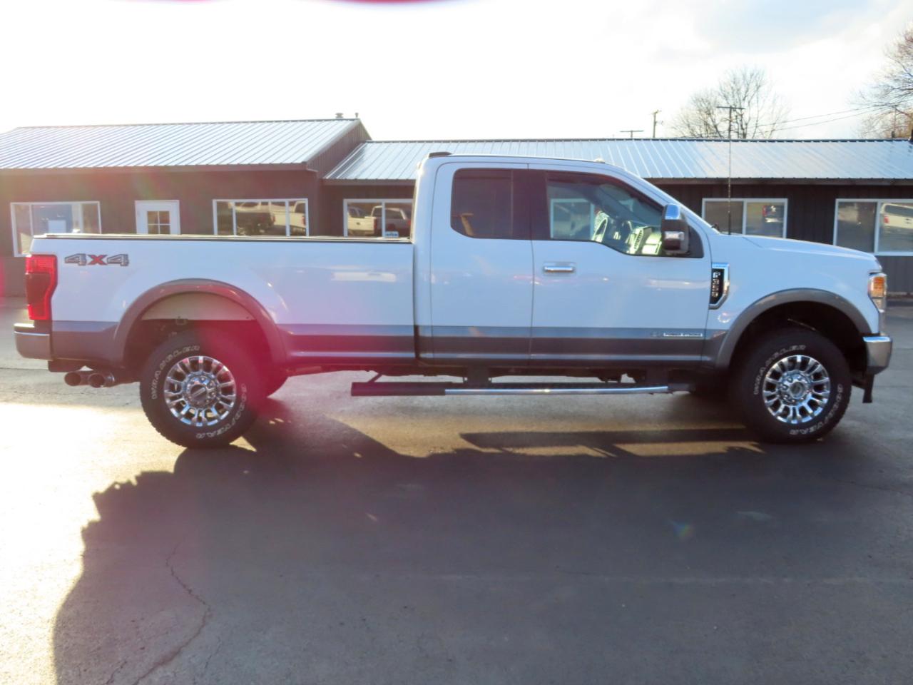 Ford Super Duty F-350 SRW Lariat 4WD SuperCab 8' Box 2021