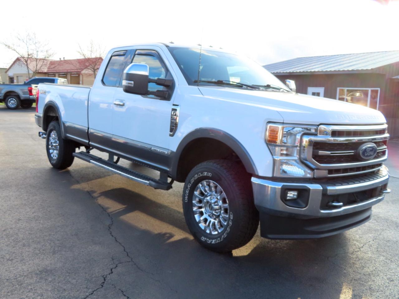 Ford Super Duty F-350 SRW Lariat 4WD SuperCab 8' Box 2021