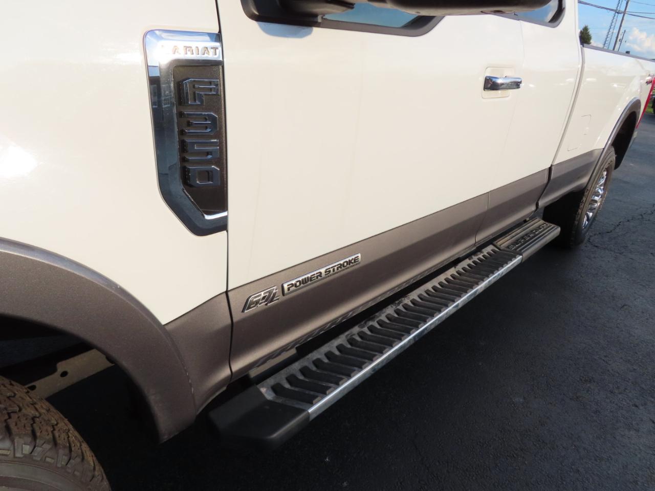 Ford Super Duty F-350 SRW Lariat 4WD SuperCab 8' Box 2021