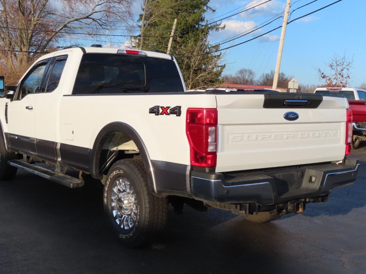 Ford Super Duty F-350 SRW Lariat 4WD SuperCab 8' Box 2021