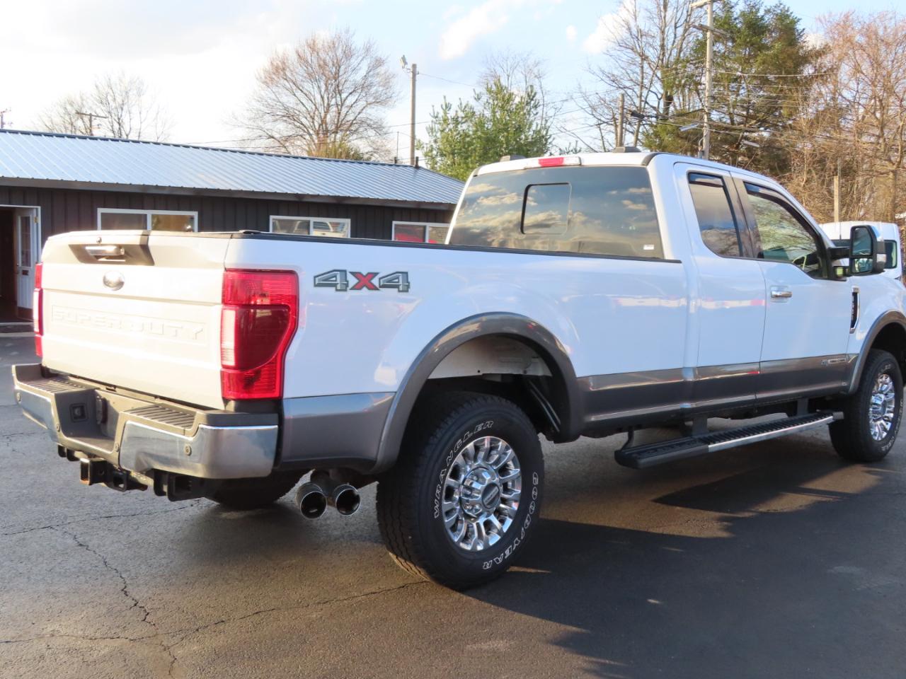 Ford Super Duty F-350 SRW Lariat 4WD SuperCab 8' Box 2021