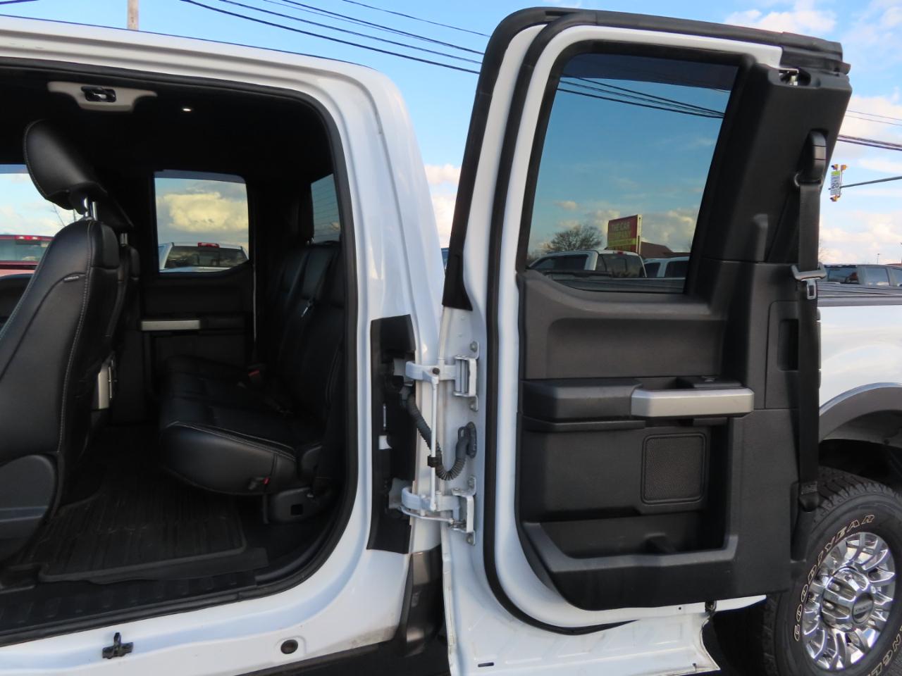 Ford Super Duty F-350 SRW Lariat 4WD SuperCab 8' Box 2021