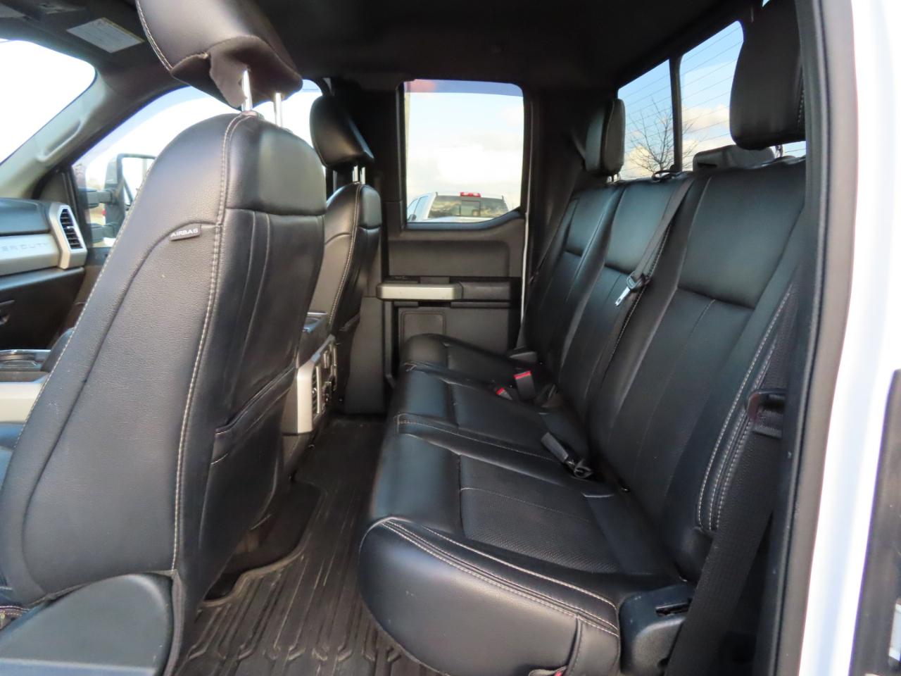 Ford Super Duty F-350 SRW Lariat 4WD SuperCab 8' Box 2021