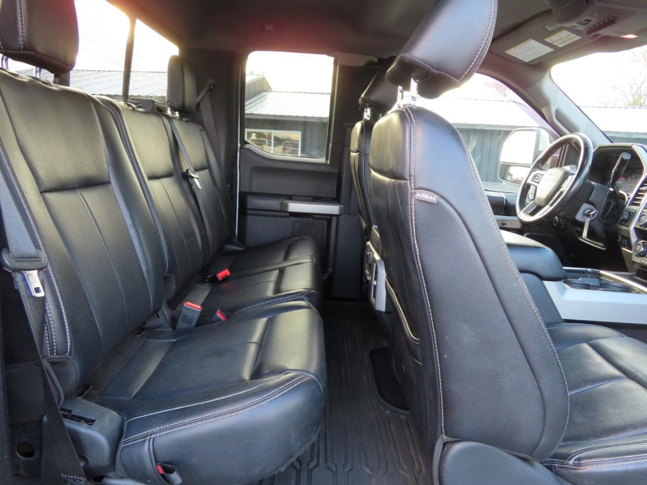 Ford Super Duty F-350 SRW Lariat 4WD SuperCab 8' Box 2021