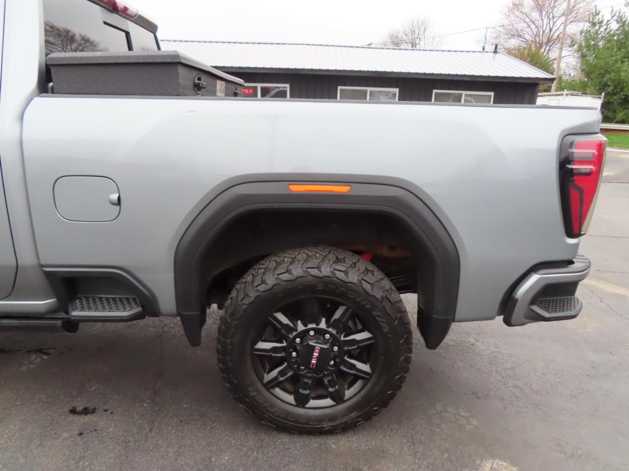 GMC Sierra 2500HD 4WD Crew Cab 159" AT4 2024