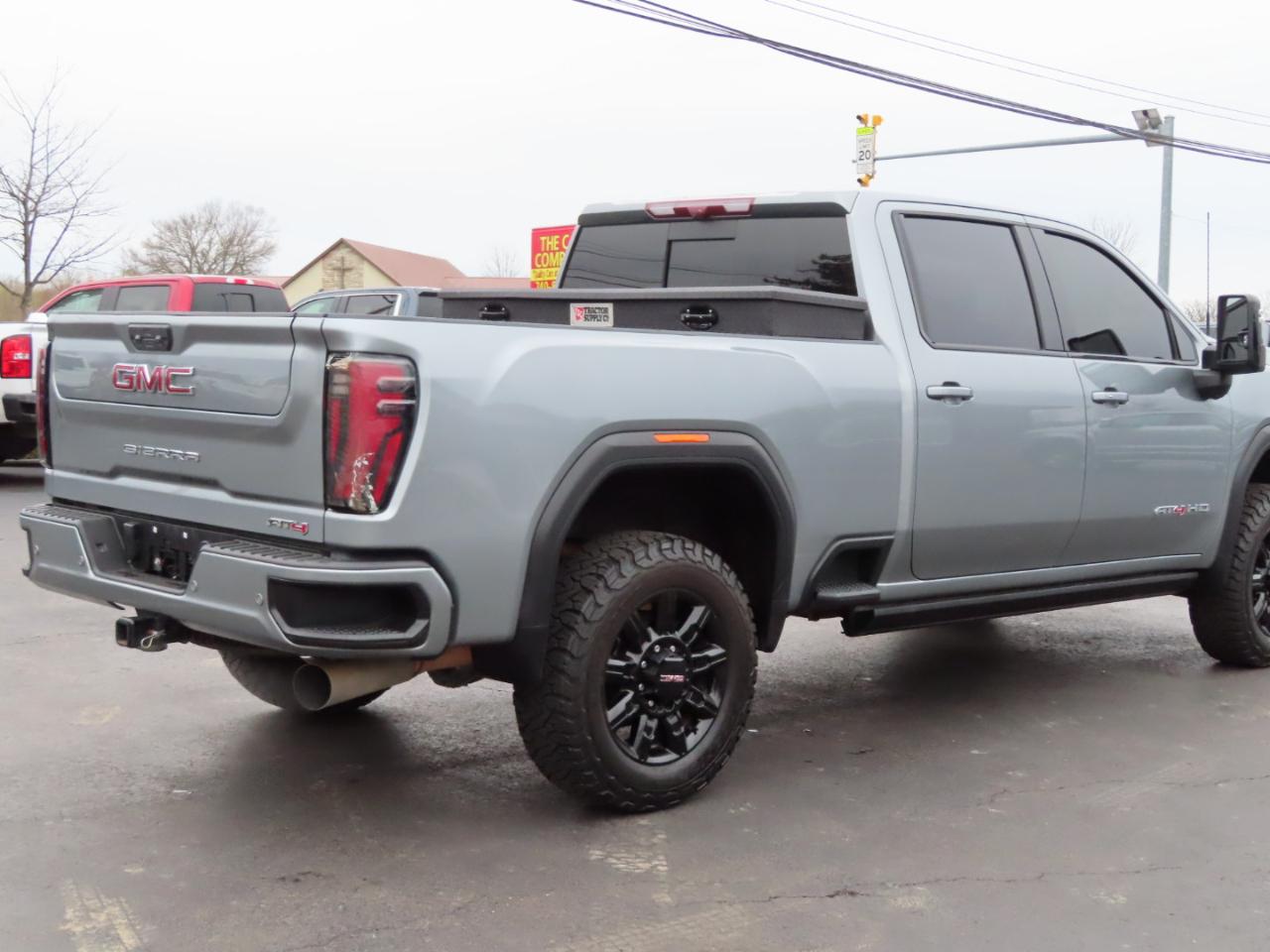 GMC Sierra 2500HD 4WD Crew Cab 159" AT4 2024