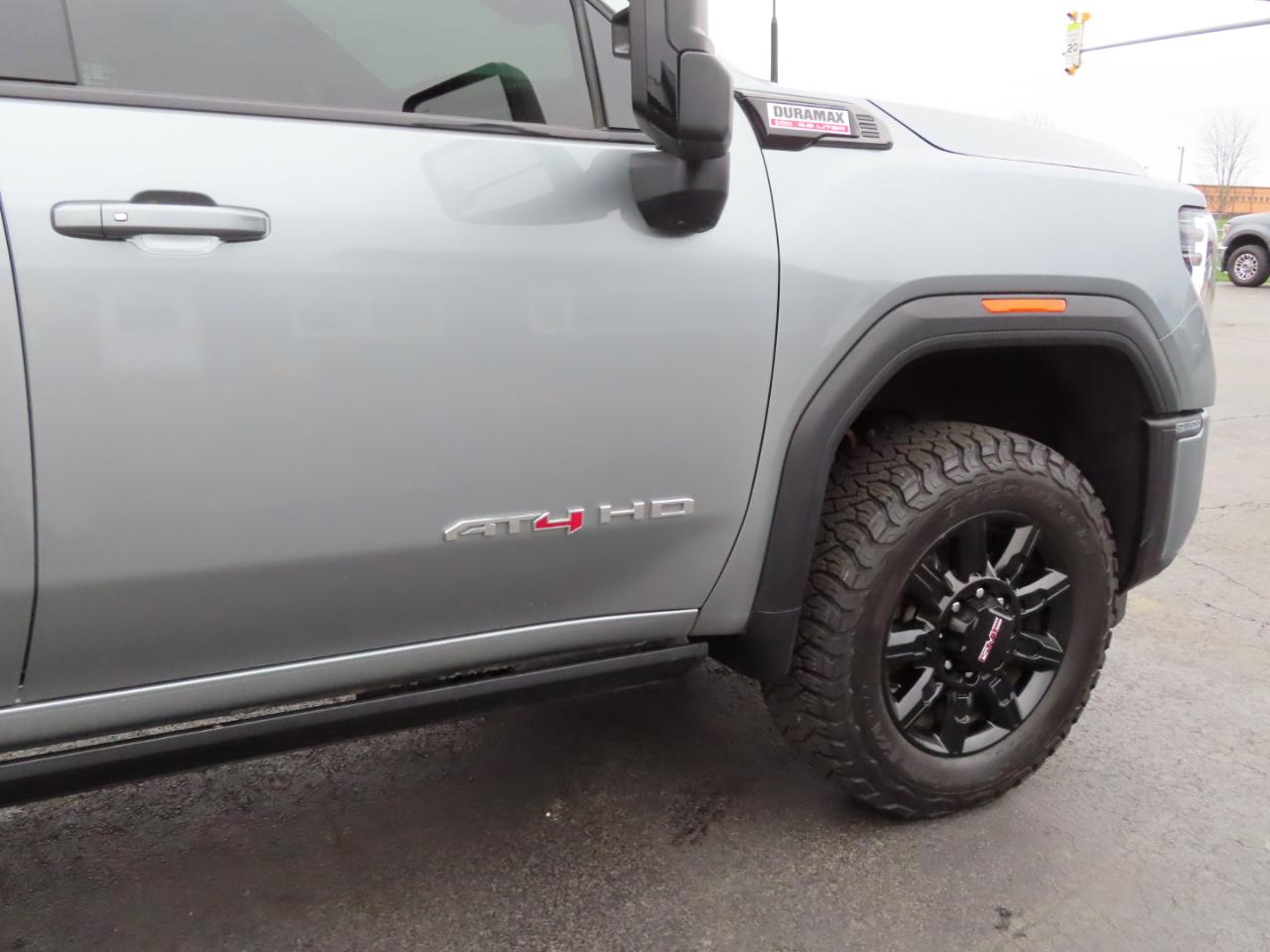 GMC Sierra 2500HD 4WD Crew Cab 159" AT4 2024