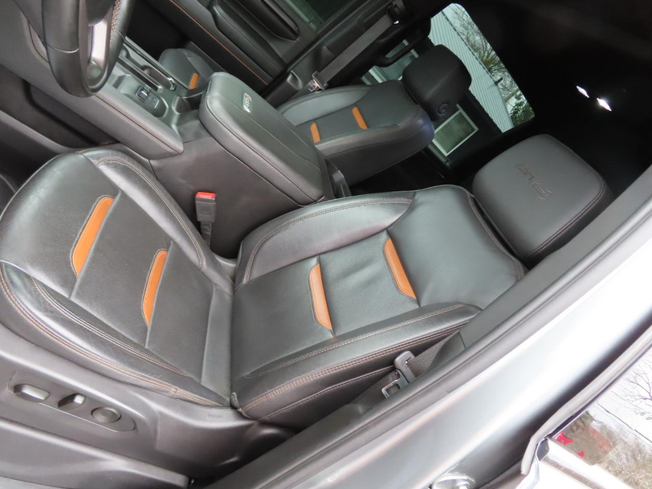 GMC Sierra 2500HD 4WD Crew Cab 159" AT4 2024