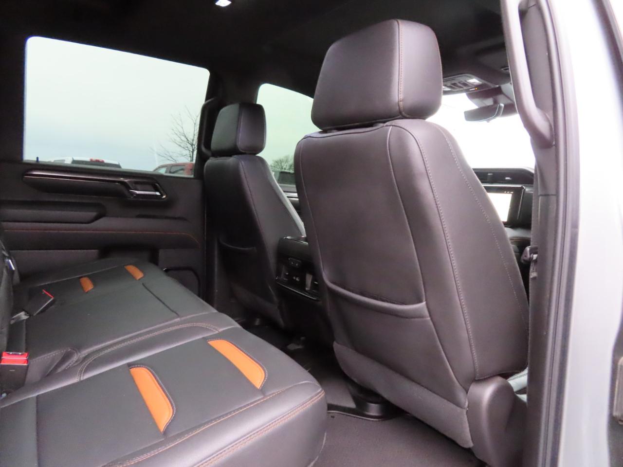 GMC Sierra 2500HD 4WD Crew Cab 159" AT4 2024