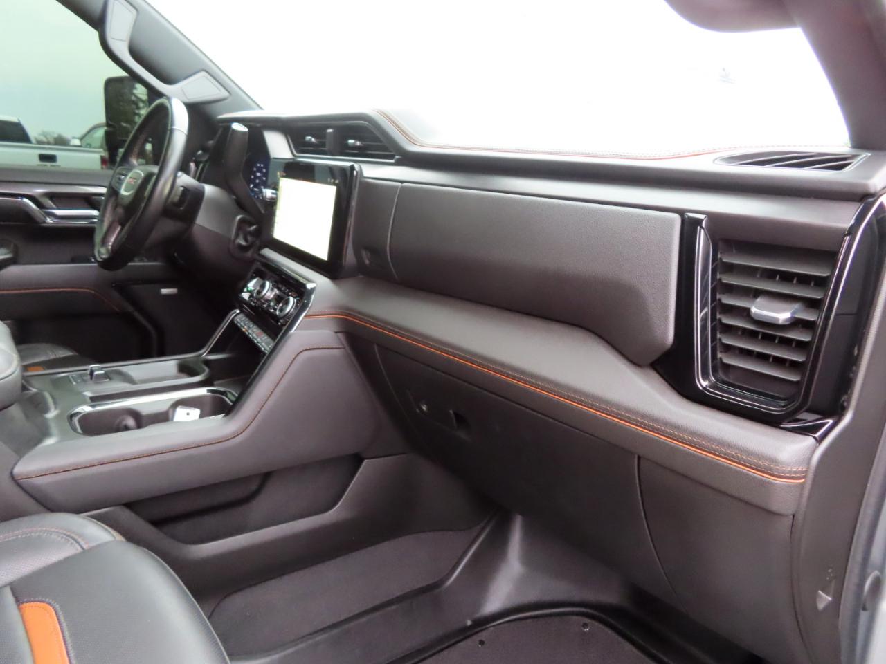 GMC Sierra 2500HD 4WD Crew Cab 159" AT4 2024