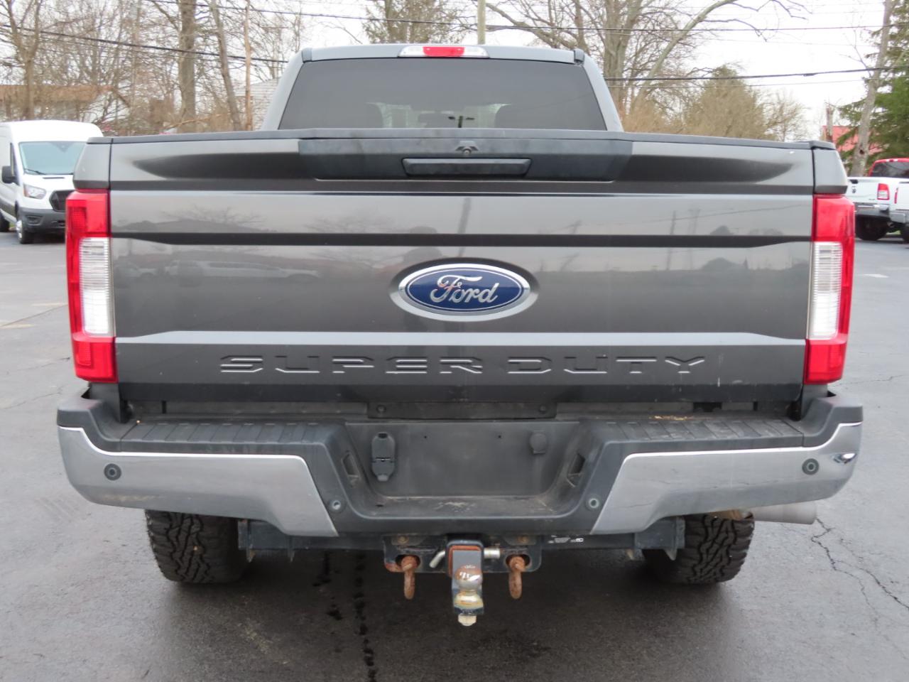 Ford Super Duty F-250 SRW XLT 4WD Crew Cab 8' Box 2019