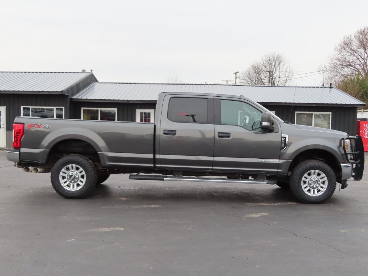 Ford Super Duty F-250 SRW XLT 4WD Crew Cab 8' Box 2019