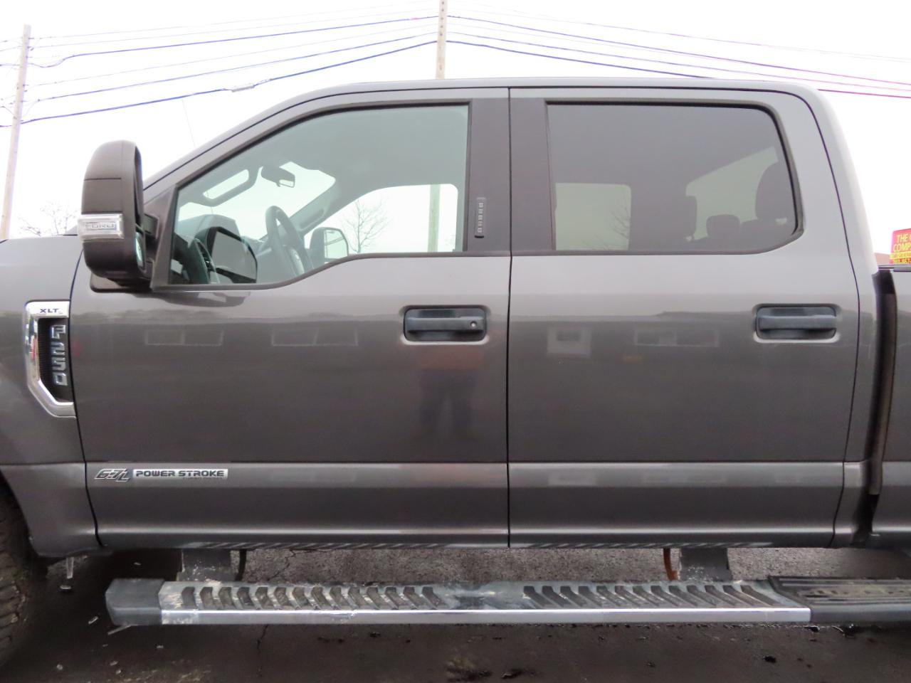 Ford Super Duty F-250 SRW XLT 4WD Crew Cab 8' Box 2019