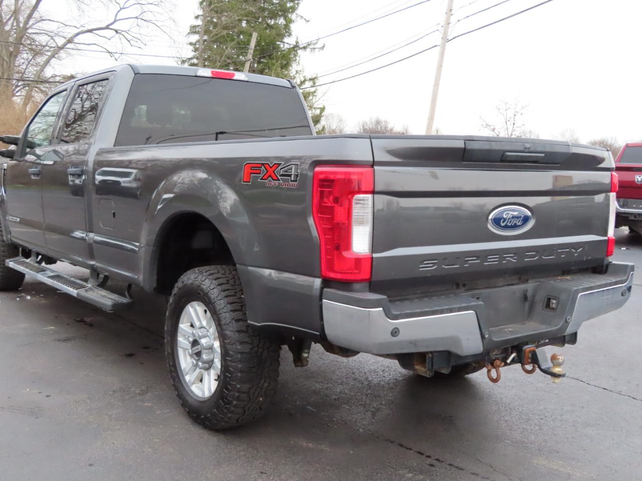 Ford Super Duty F-250 SRW XLT 4WD Crew Cab 8' Box 2019