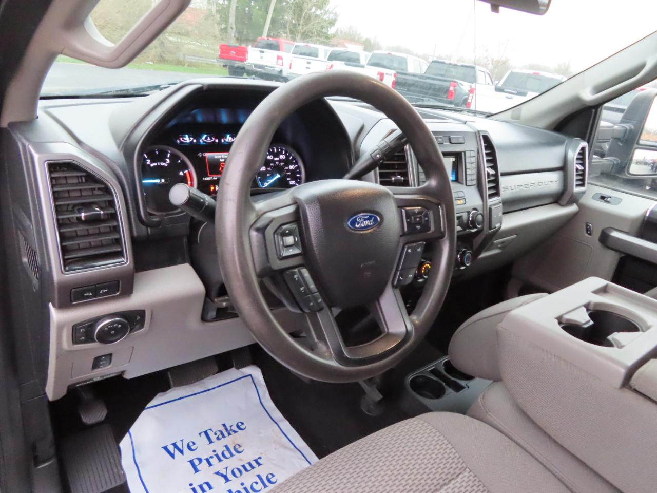 Ford Super Duty F-250 SRW XLT 4WD Crew Cab 8' Box 2019