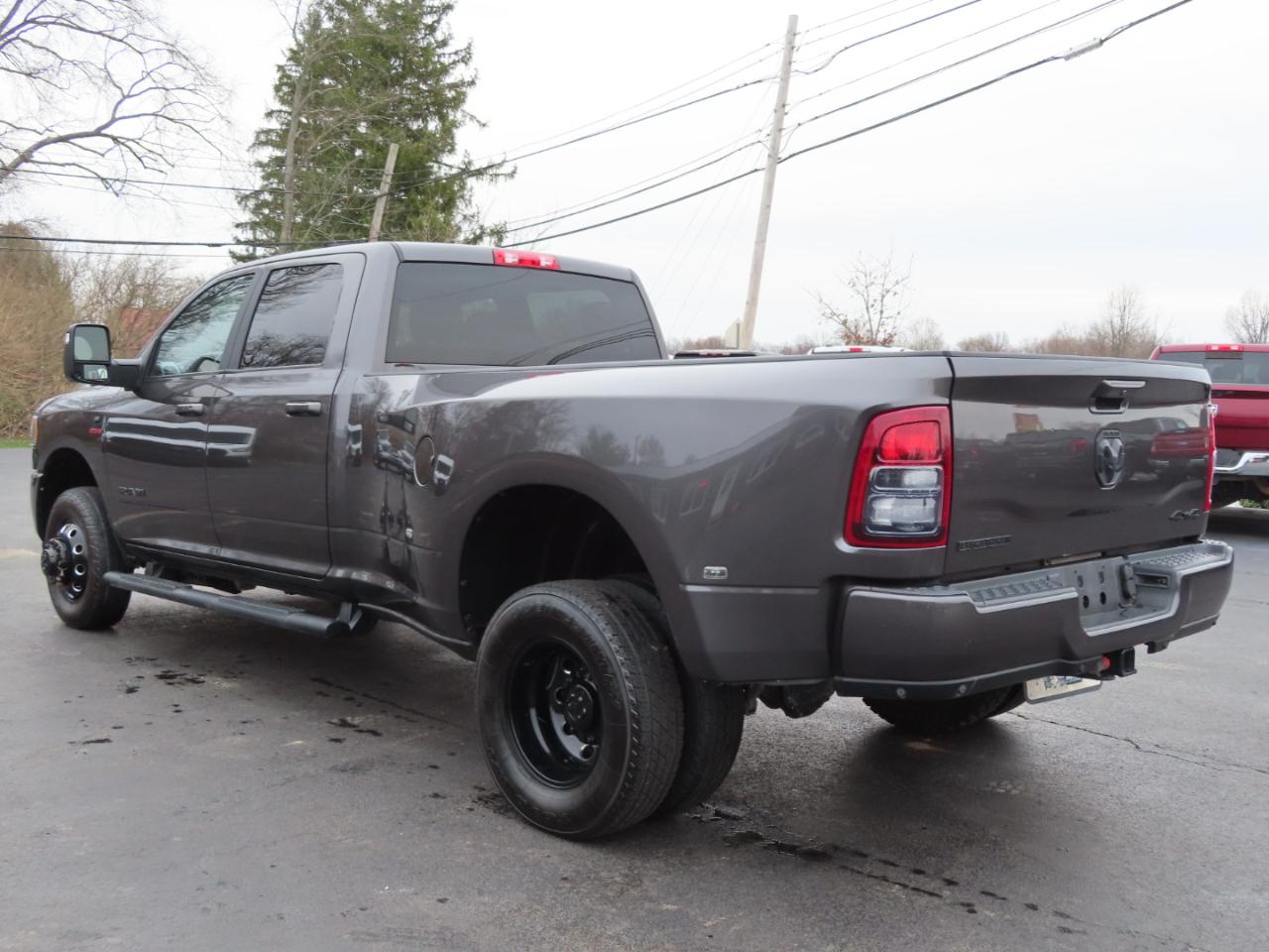 RAM 3500 Big Horn 4x4 Crew Cab 8' Box 2024