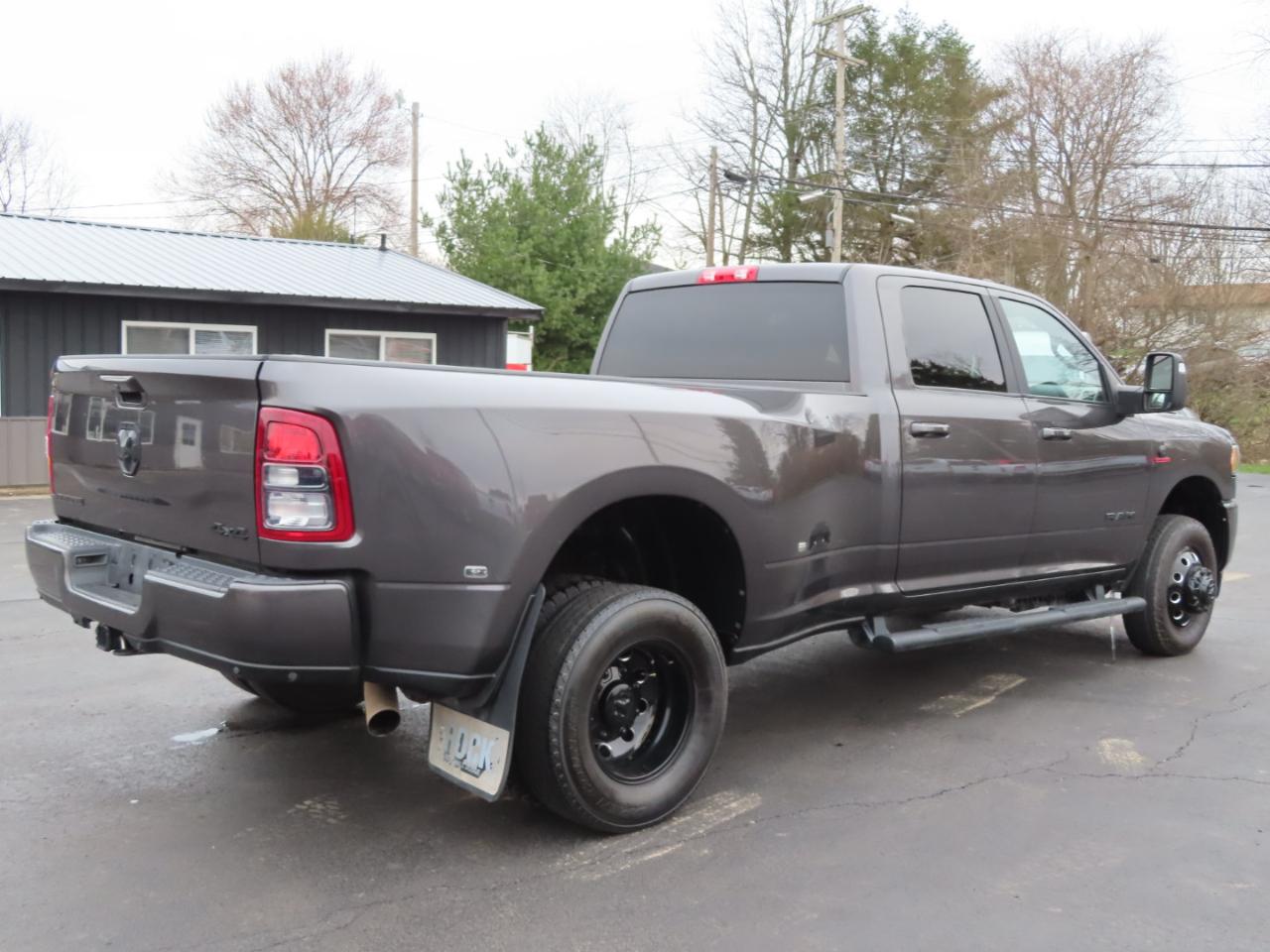 RAM 3500 Big Horn 4x4 Crew Cab 8' Box 2024