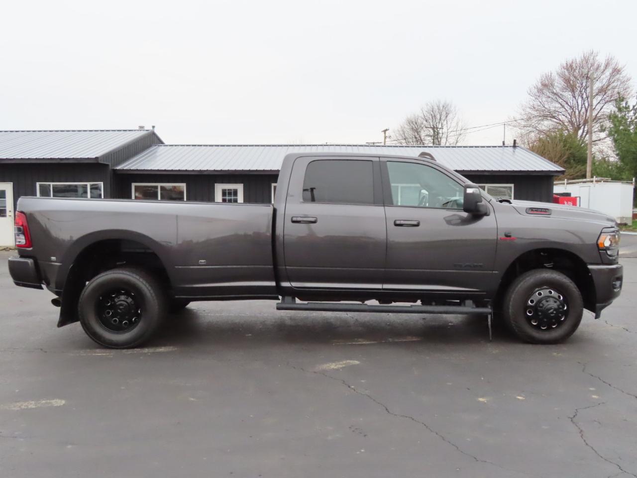 RAM 3500 Big Horn 4x4 Crew Cab 8' Box 2024