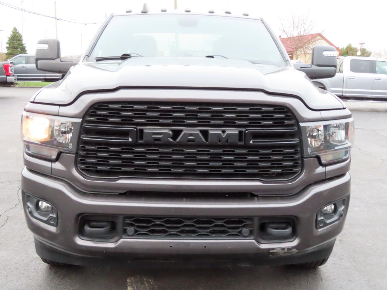 RAM 3500 Big Horn 4x4 Crew Cab 8' Box 2024