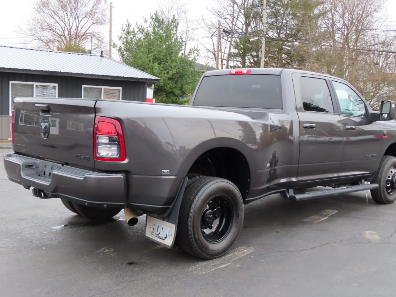 RAM 3500 Big Horn 4x4 Crew Cab 8' Box 2024