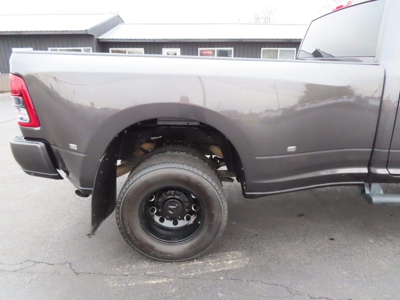 RAM 3500 Big Horn 4x4 Crew Cab 8' Box 2024