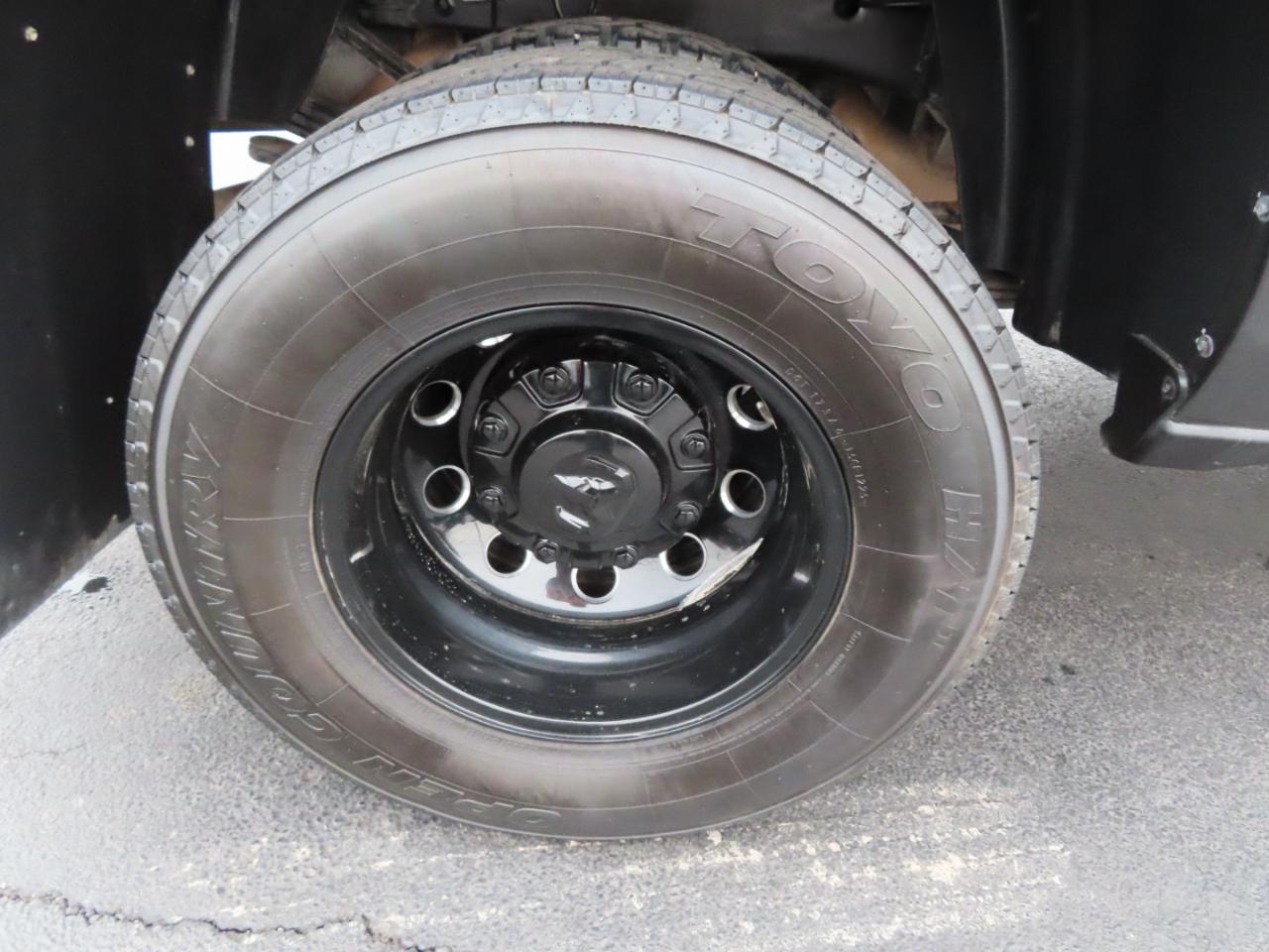 RAM 3500 Big Horn 4x4 Crew Cab 8' Box 2024