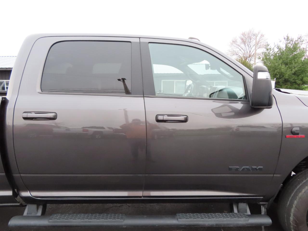 RAM 3500 Big Horn 4x4 Crew Cab 8' Box 2024