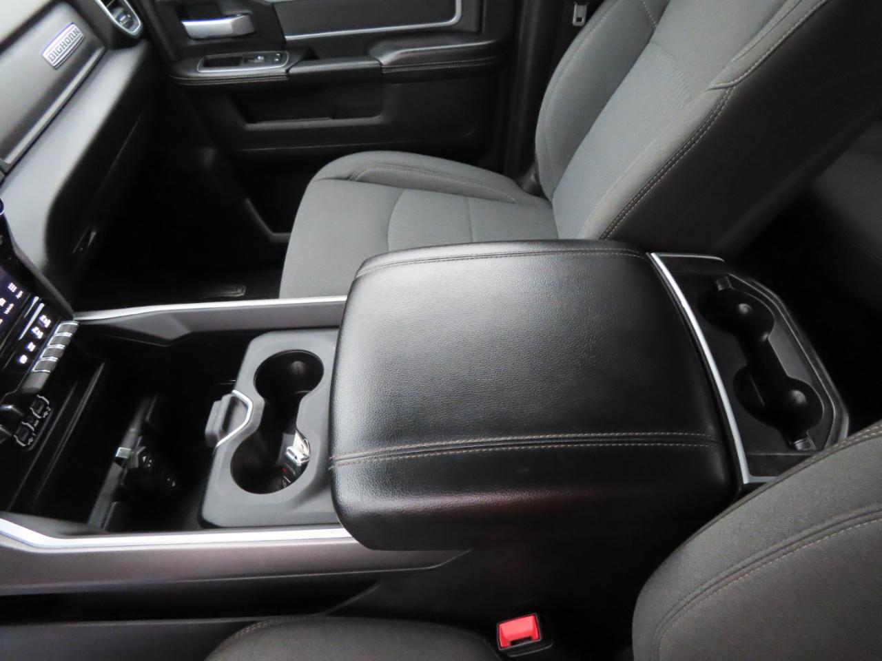 RAM 3500 Big Horn 4x4 Crew Cab 8' Box 2024