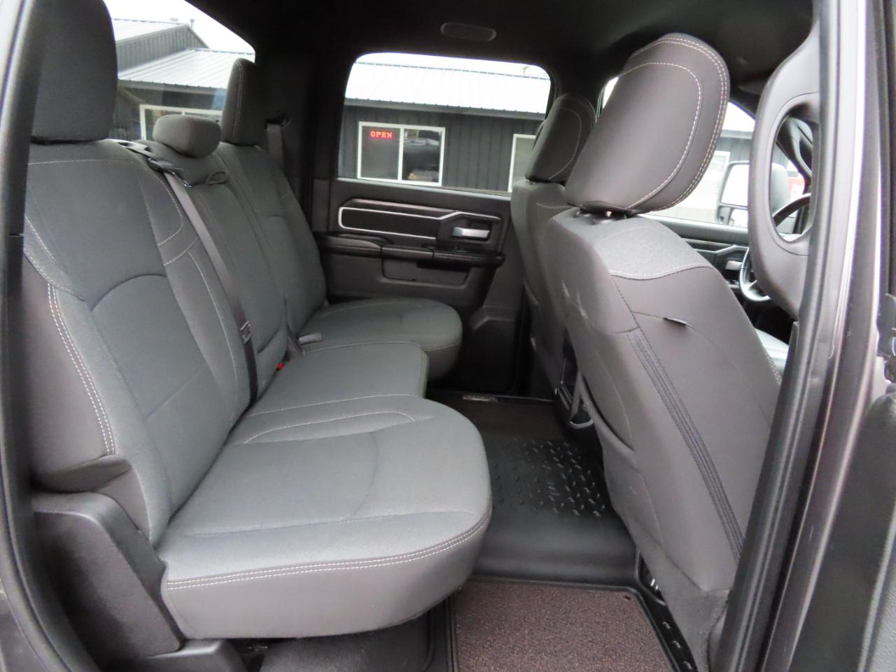 RAM 3500 Big Horn 4x4 Crew Cab 8' Box 2024